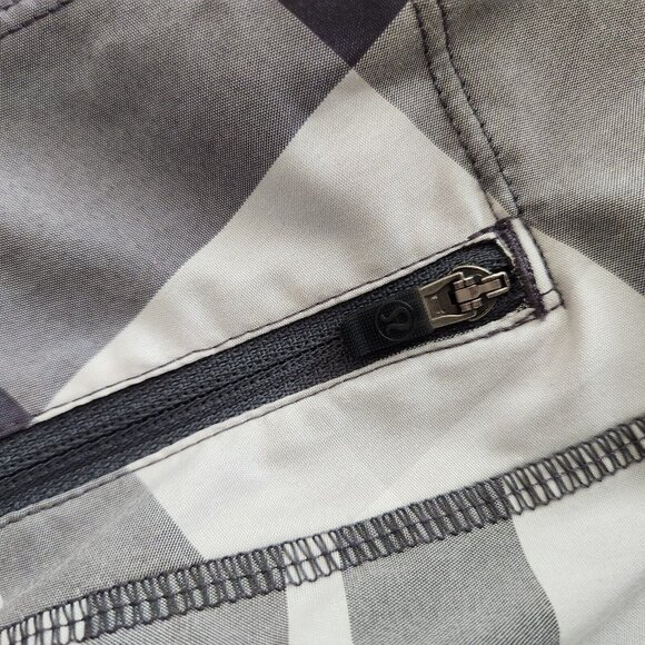 Lululemon Plaid Tracker Skirt‎ Skort Sz 4 Foxy Plaid Mini Sidewalk Gray White - Picture 10 of 11